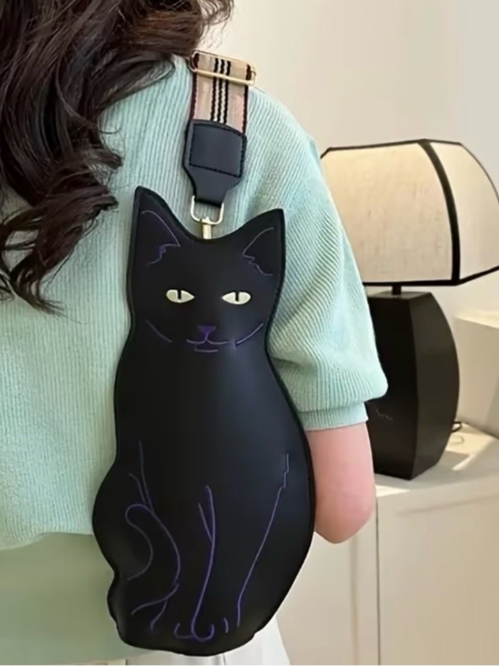 Black Cat Crossbody Bag - Cute Novelty Shoulder Bag - Picture 4 of 5